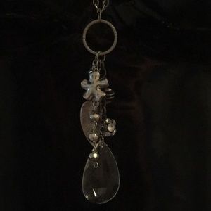 Cute, long GUESS fashion necklace 😍